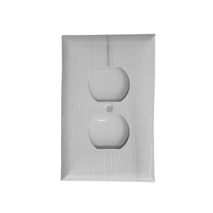 Geometric Design Single Duplex Outlet Cover Wall Plate White LA144-PWP5