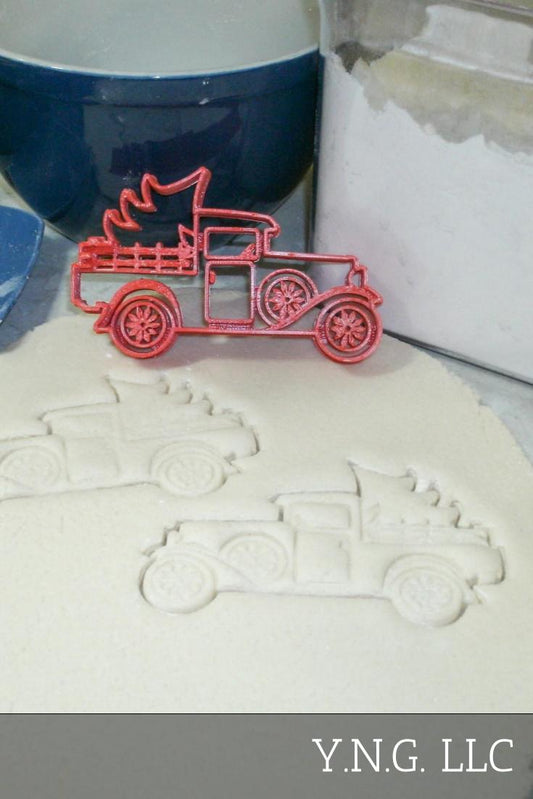 Vintage Classic Pickup Truck With Christmas Tree Cookie Cutter USA PR2237