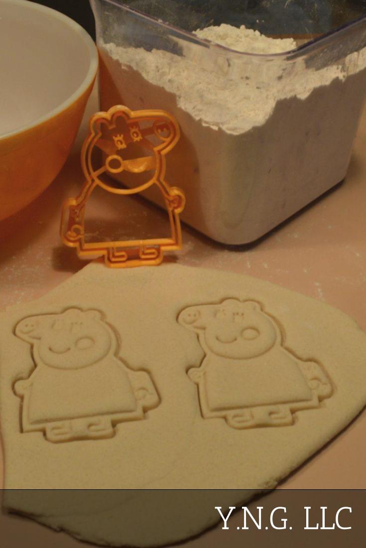 Mommy Mummy Peppa Pig Detailed Cartoon Cookie Cutter Made In USA PR2644
