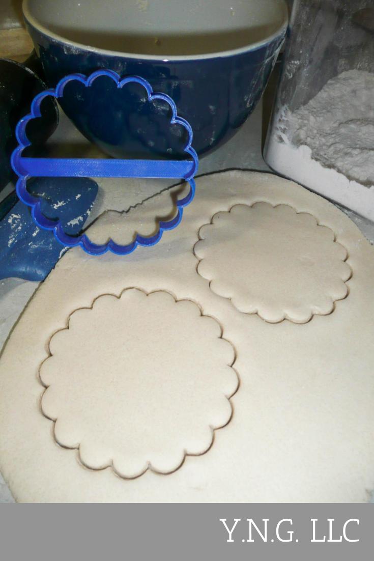Round Plaque Frame Outline 16 Sixteen Scallops Cookie Cutter Made In USA PR2998