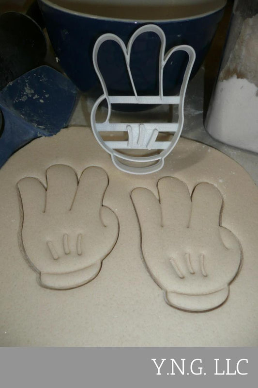 Mickey Mouse Glove Number 3 Third Birthday Cookie Cutter Made In USA PR2878