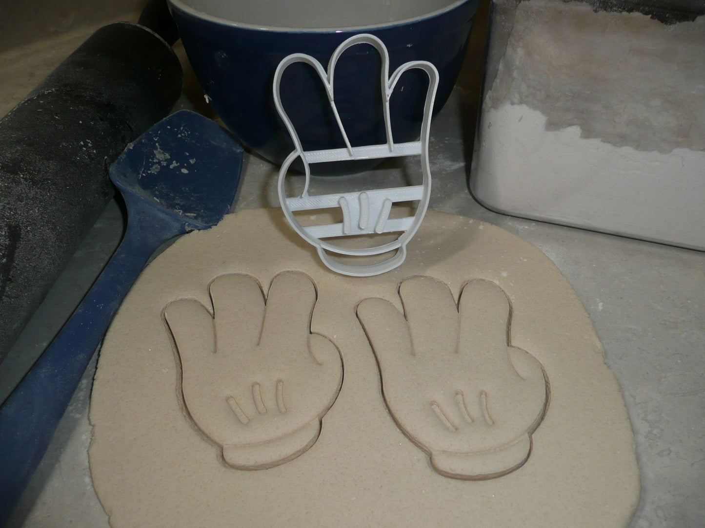 Mickey Mouse Glove Number 3 Third Birthday Cookie Cutter Made In USA PR2878