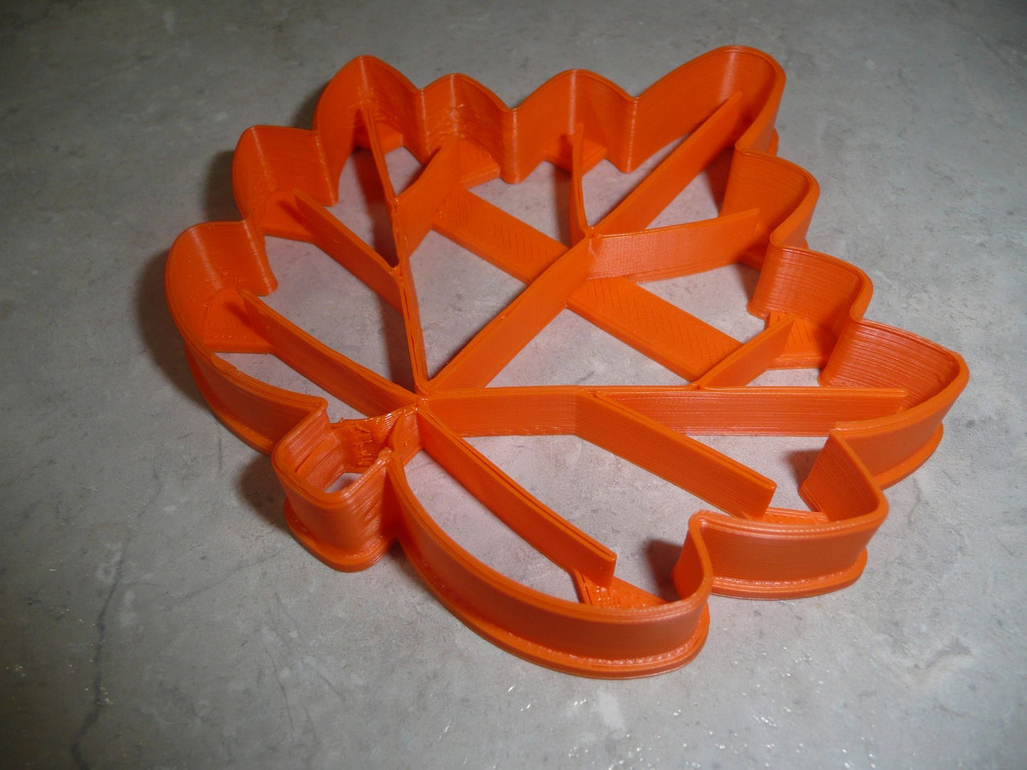 Maple Leaf Detailed Fall Autumn Canadian Symbol Cookie Cutter Made In USA PR2943