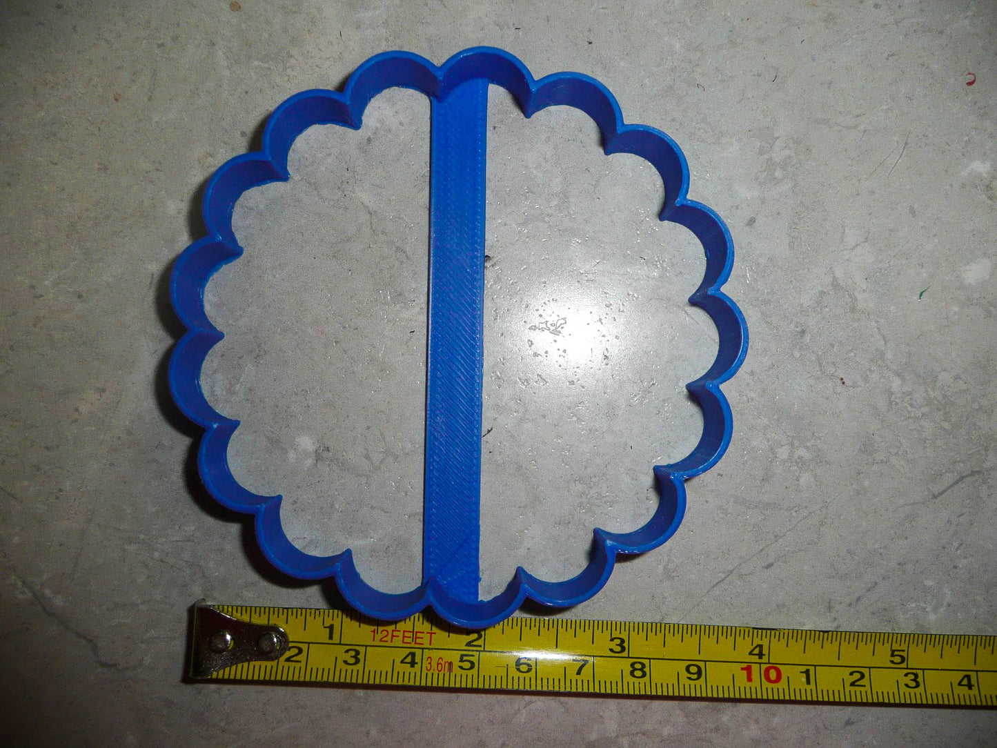 Round Plaque Frame Outline 16 Sixteen Scallops Cookie Cutter Made In USA PR2998
