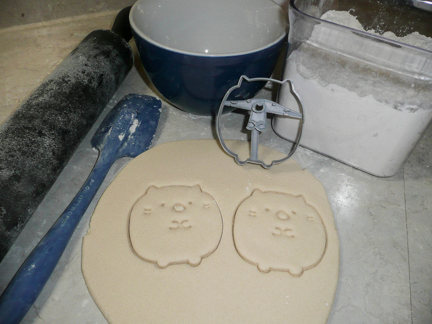 Cat Kitty Kitten Round Ball Puffy Cute Animal Cookie Cutter Made In USA PR2471