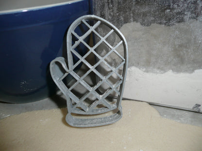 Oven Mitt Hot Pot Holder Kitchen Accessory Cookie Cutter Made In USA PR2376