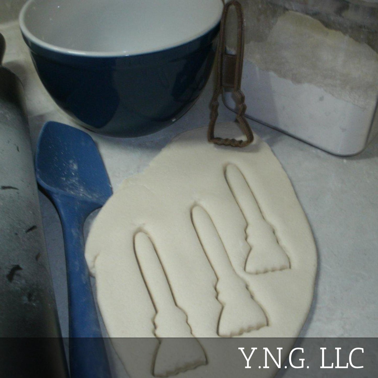 Broom Stick House Cleaning Flying Witch Cookie Cutter Made In USA PR2526