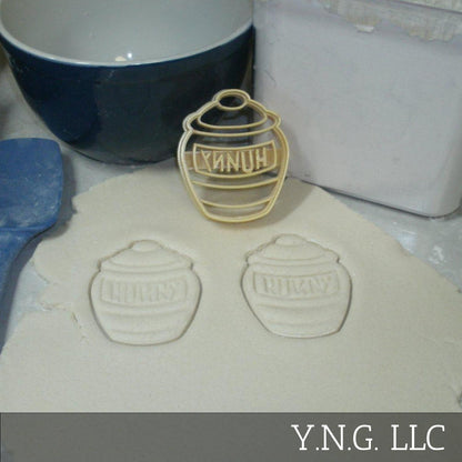 Honey Hunny Pot Winnie The Pooh Cartoon Movie Cookie Cutter Made In USA PR797