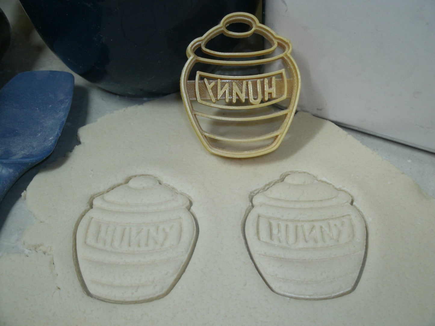 Honey Hunny Pot Winnie The Pooh Cartoon Movie Cookie Cutter Made In USA PR797