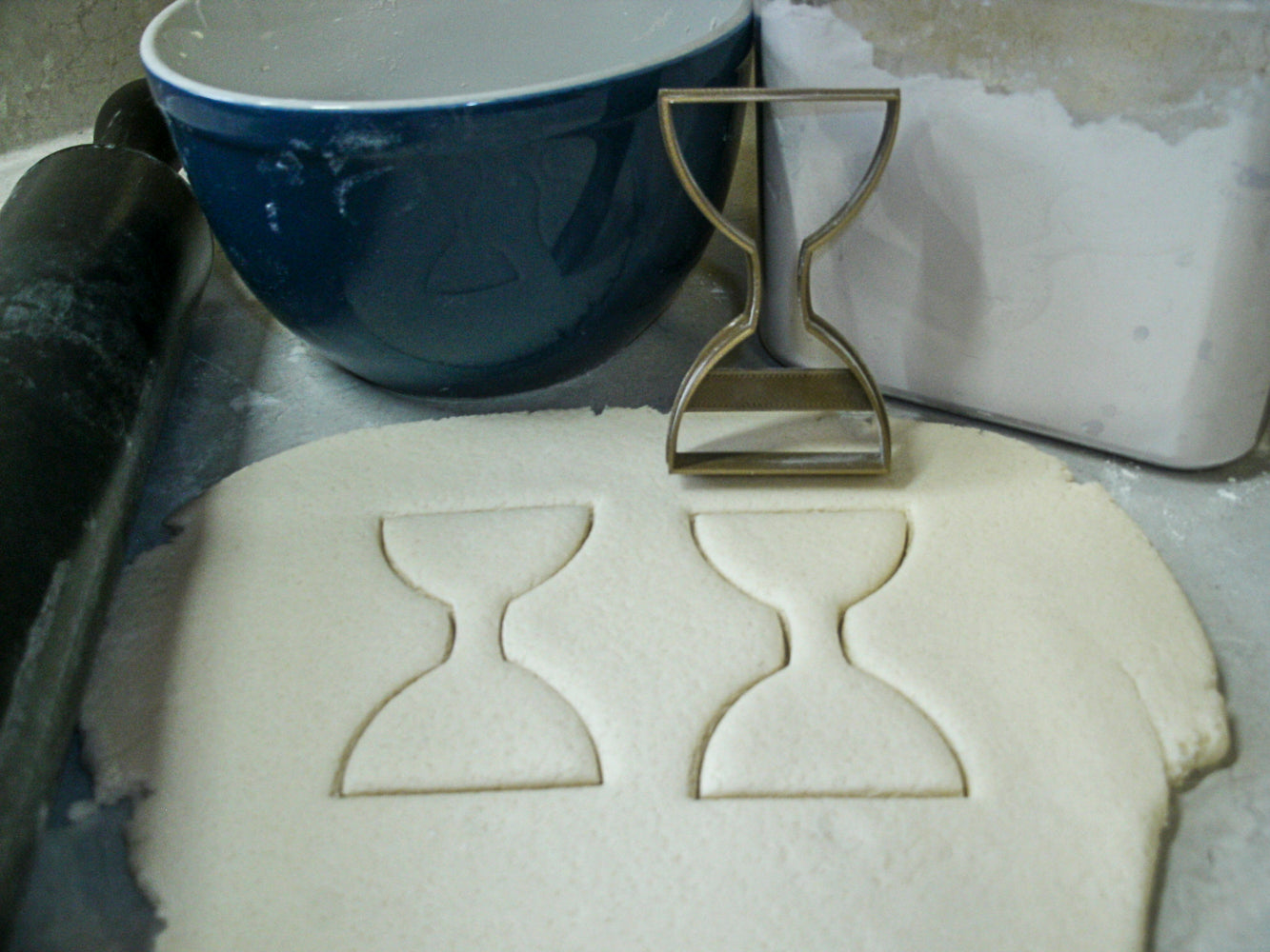 Hourglass Sandglass Sand Timer Clock Measure Cookie Cutter Made In USA PR856