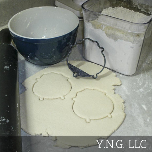 Cauldron Pot Of Gold Metal Pot Kettle Witch Cookie Cutter Made In USA PR881