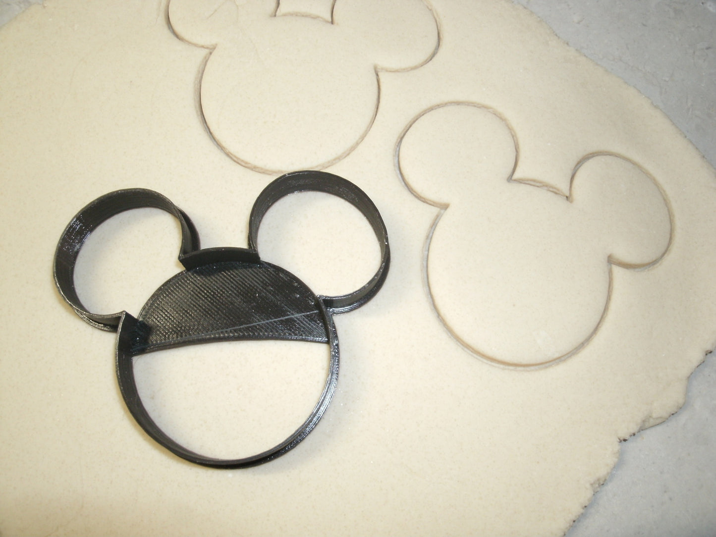 Mickey And Minnie Mouse Cartoon Characters Set of 7 Cookie Cutters USA PR577