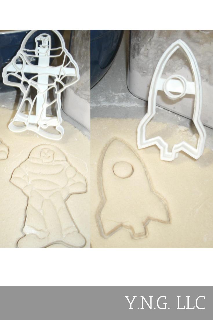 Infinity And Beyond Buzz Lightyear Toy Story Set Of 2 Cookie Cutters USA PR1092