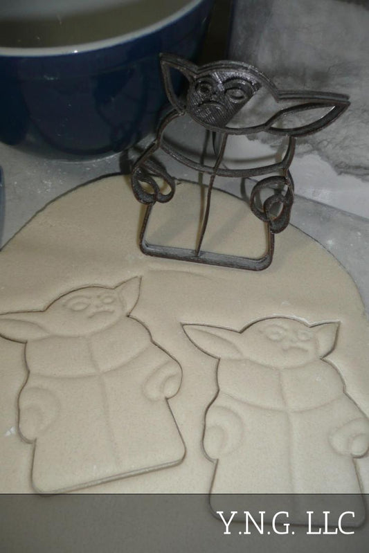 Baby Yoda Adorable Space Child Pose 2 Star Wars Cookie Cutter USA PR3322