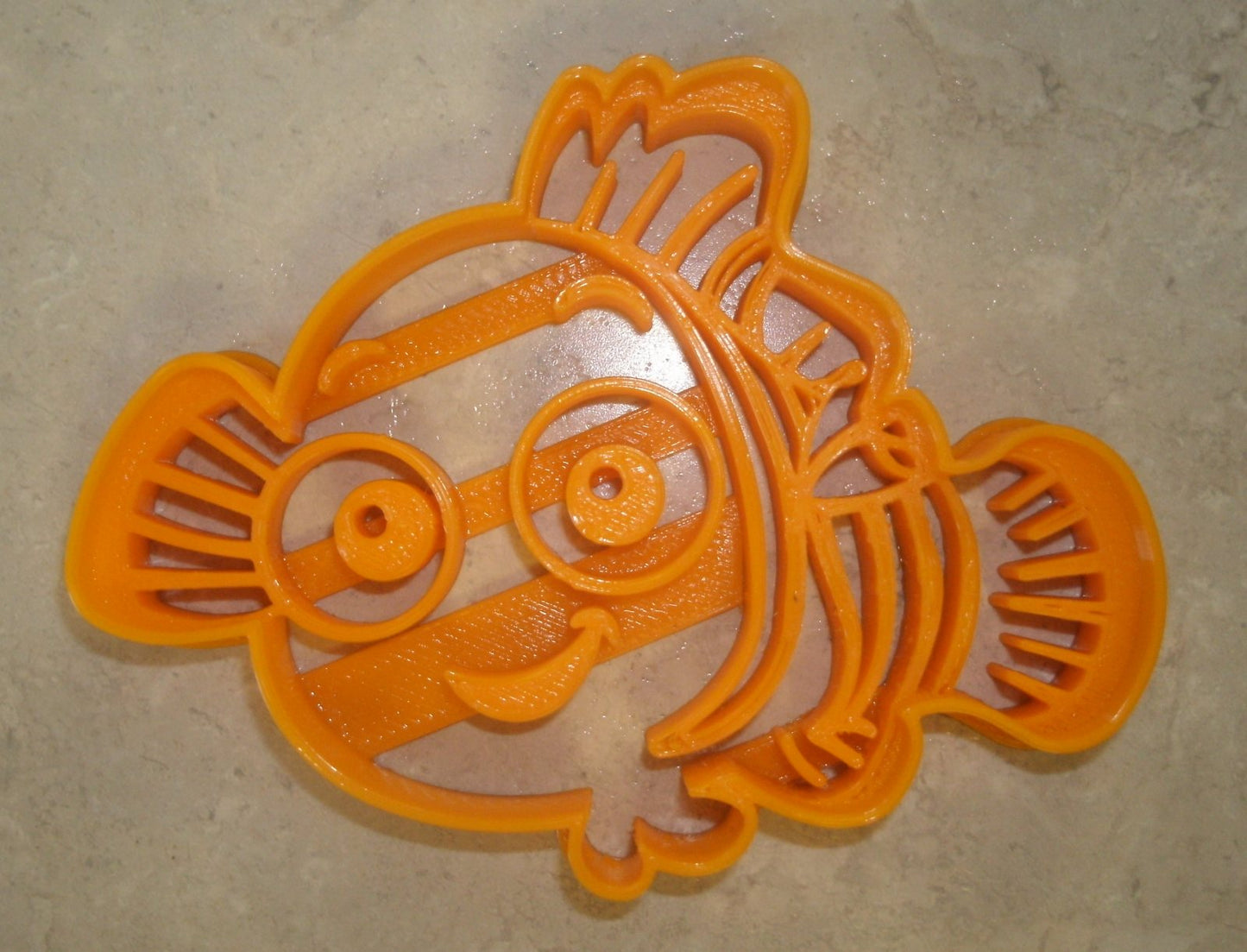 6x Finding Nemo Fondant Cutter Cupcake Topper Size 1.75" USA FD523