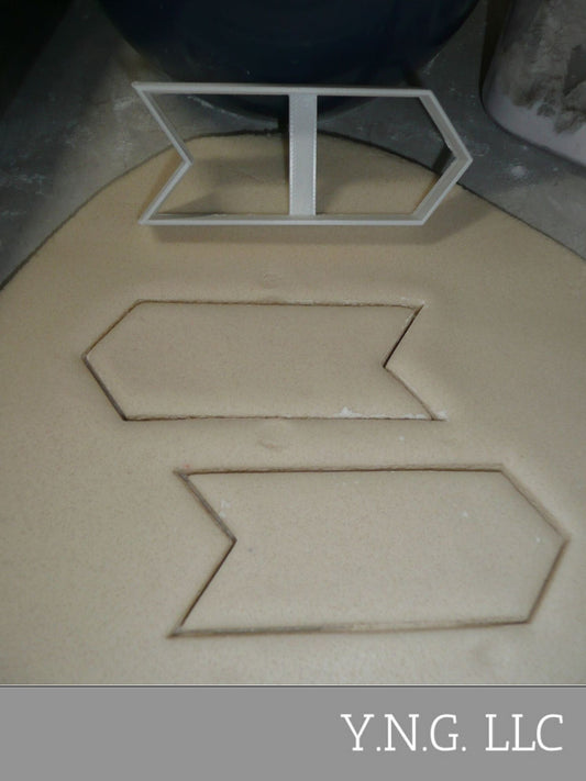 Forward Arrow Direction Outline Shape Cookie Cutter USA PR3180
