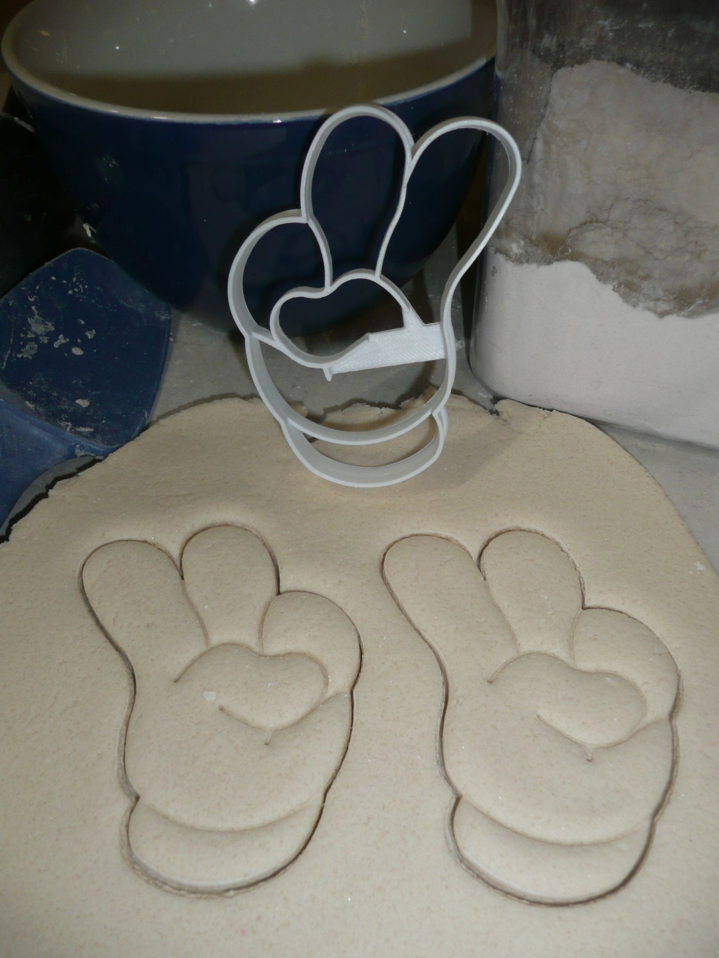 Mickey Minnie Counting Glove One Through Four Set Of 4 Cookie Cutters USA PR1334