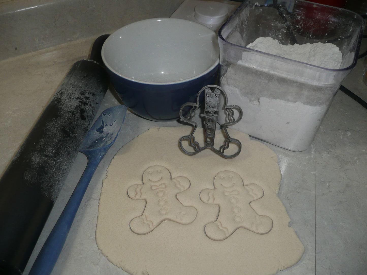 Gingerbread Boy With Outfit Details Christmas Cookie Cutter USA PR3213