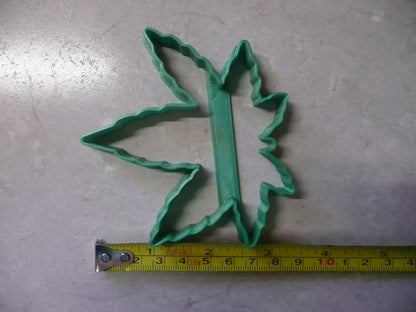 Cannabis Marijuana Hemp Fan Leaf 3.5 Inch Outline Cookie Cutter USA PR3041