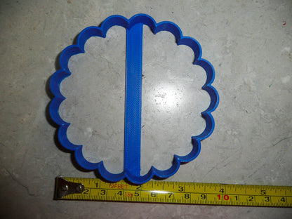 Round Plaque Frame Outline With 16 Sixteen Scallops Cookie Cutter USA PR2998