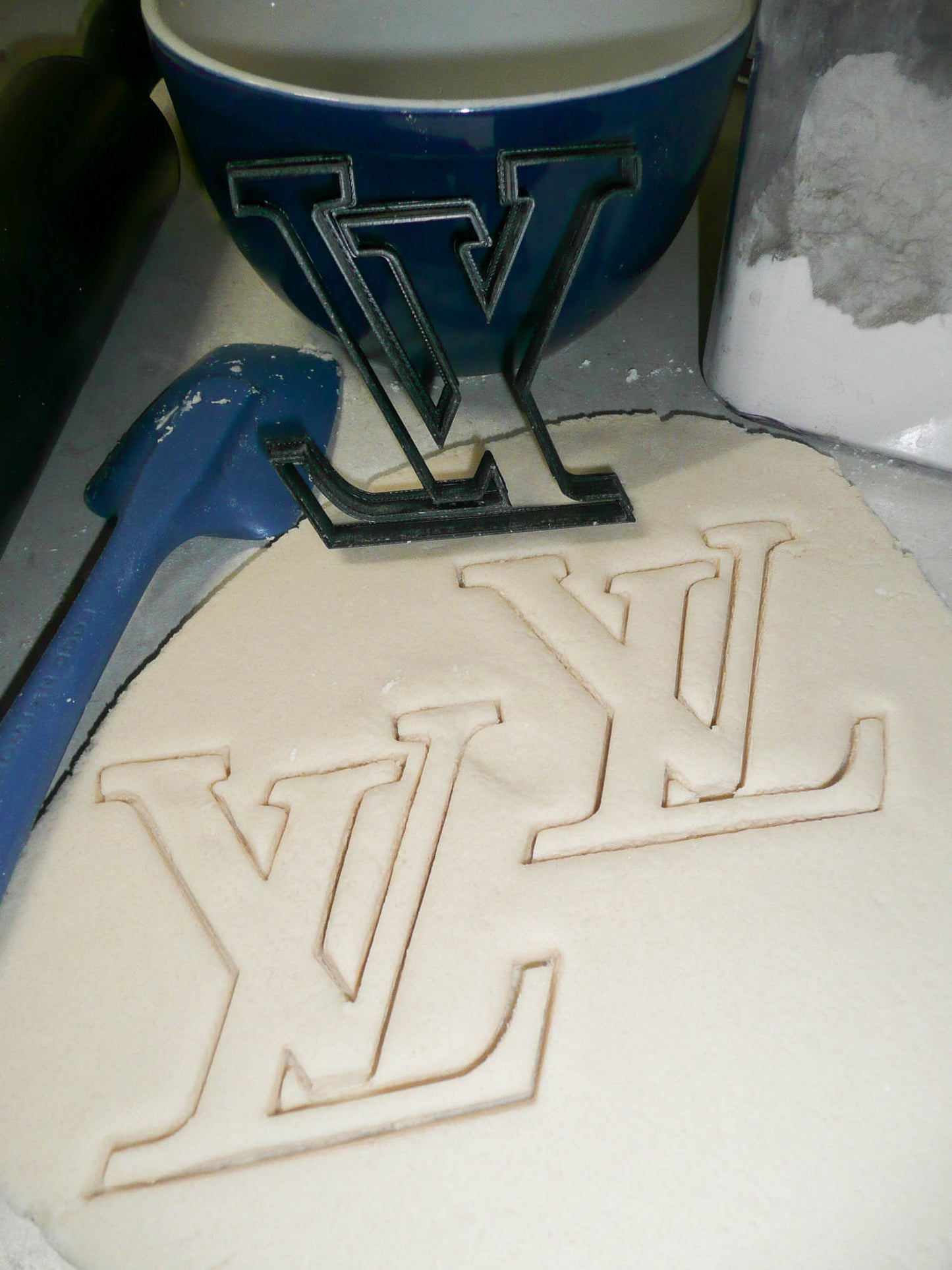 Louis Vuitton Logo Cookie and Fondant Cutter | 3D Print Model