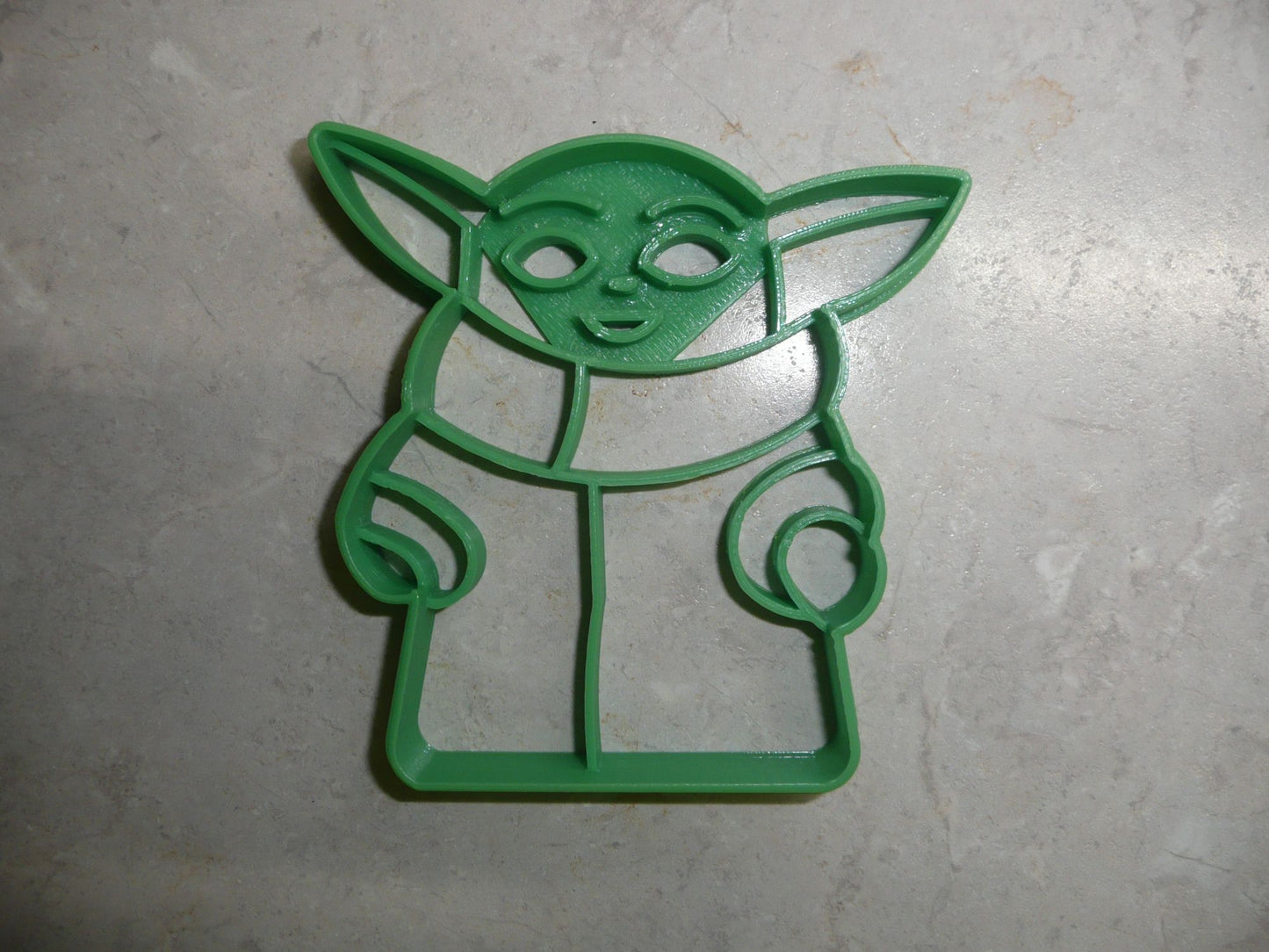 6x Baby Yoda Grogu Pose 1 Fondant Cutter Cupcake Topper 1.75 Inch FD3321