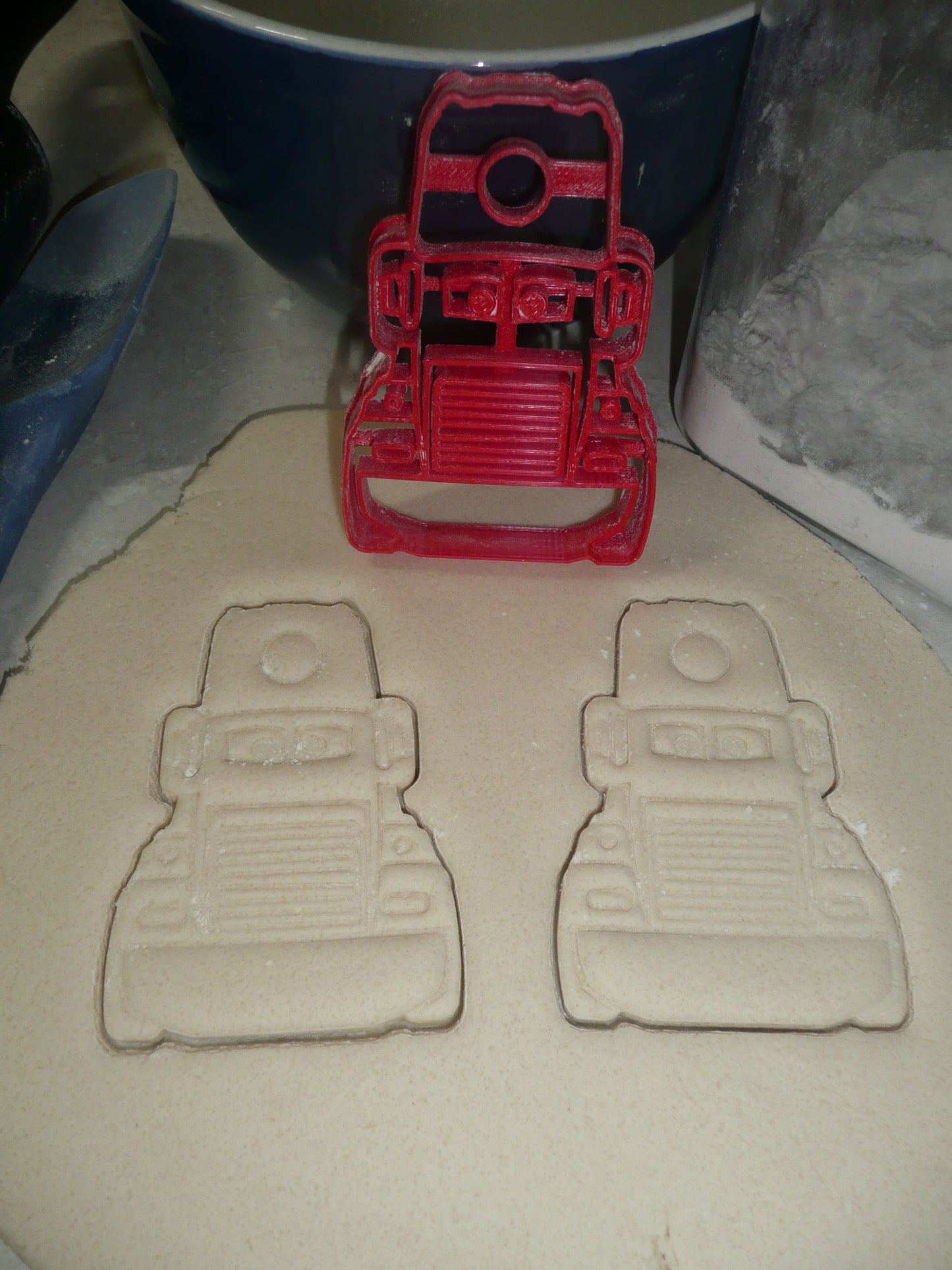 Mack the Truck Lightning McQueen Cars Character Cookie Cutter USA PR3376