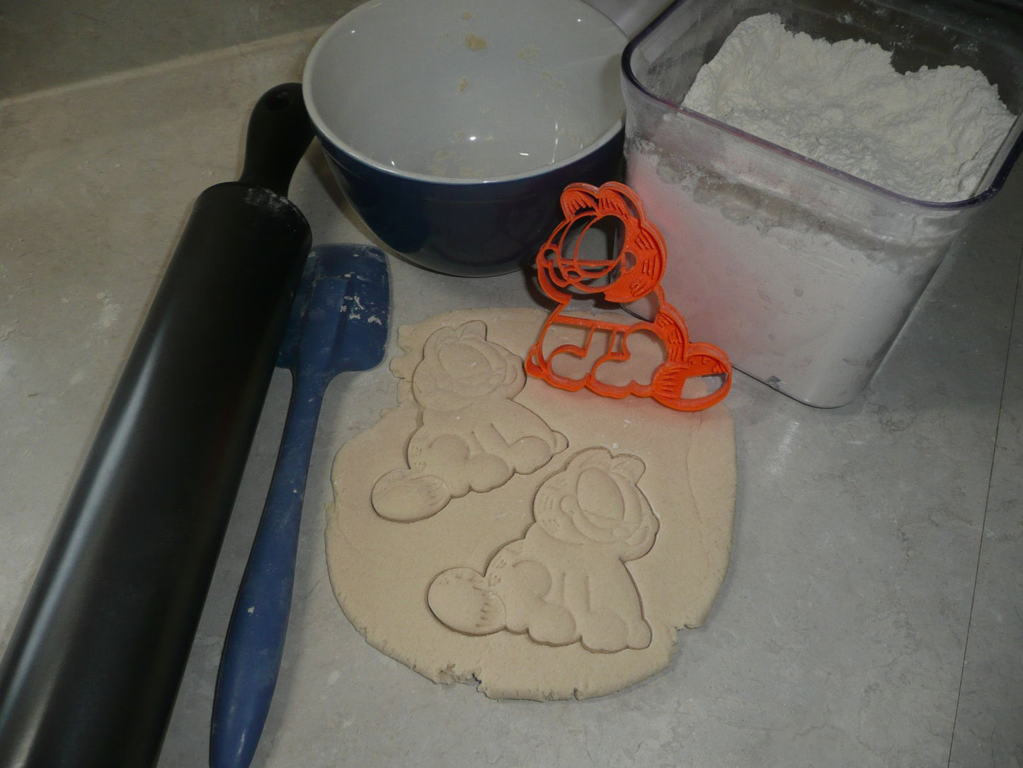 Garfield Sitting Up Orange Cat Cartoon Comic Cookie Cutter USA PR4040