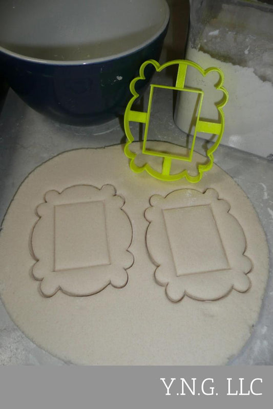Friends Peephole Door Picture Frame Cookie Cutter Baking Tool USA PR3425