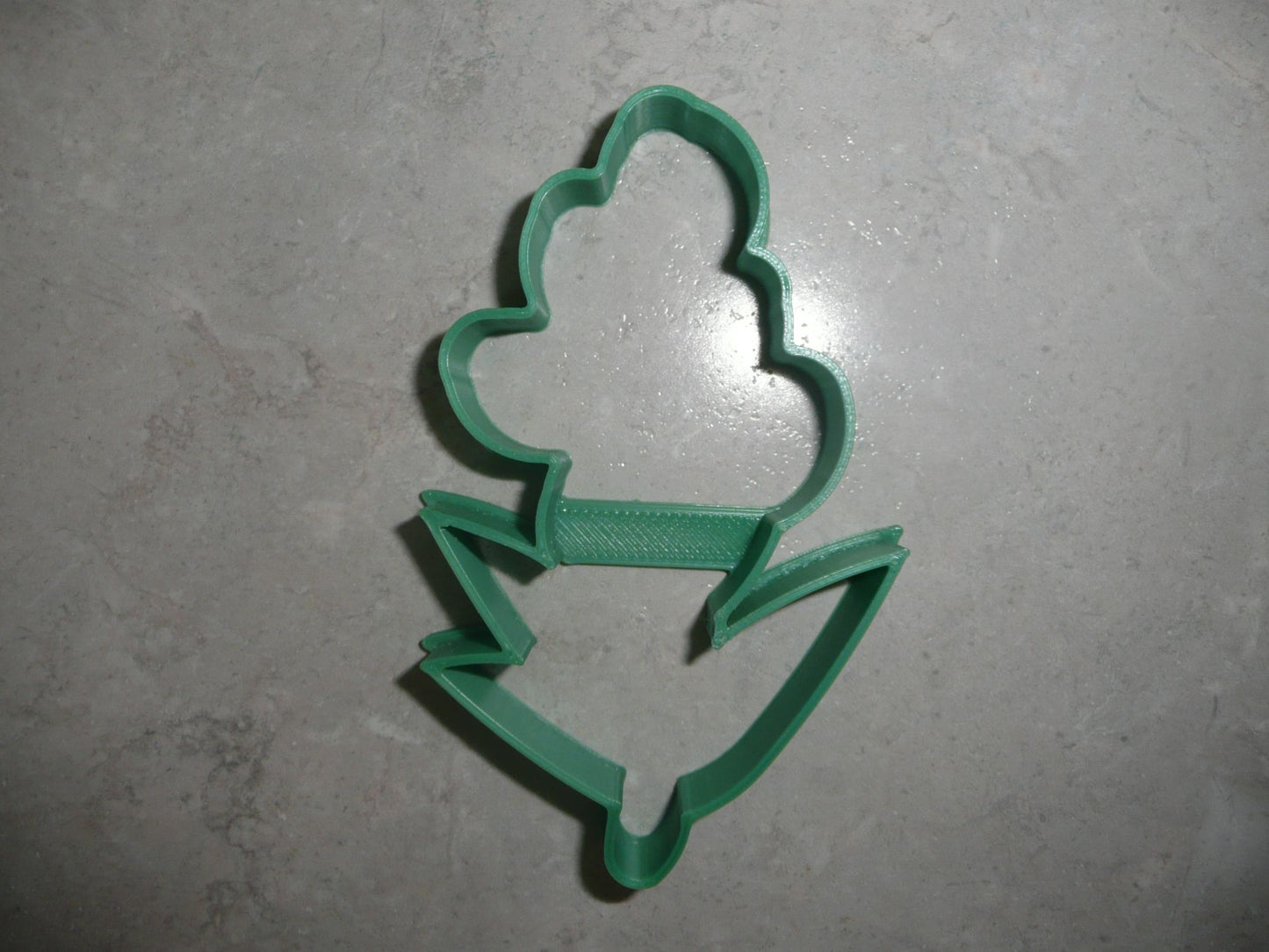 6x Nightshade Spring Outline Leaf Fondant Cutter Cupcake Topper 1.75 Inch FD3763