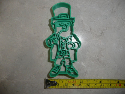 Leprechaun 2 With Pipe Irish St Patricks Day Cookie Cutter Made in USA PR4177