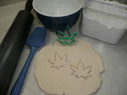 Cannabis Marijuana Hemp Fan Leaf 2.5 Inch Outline Cookie Cutter USA PR4293