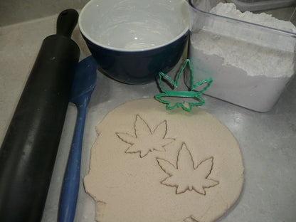 Cannabis Marijuana Hemp Fan Leaf 3 Inch Outline Cookie Cutter USA PR4294