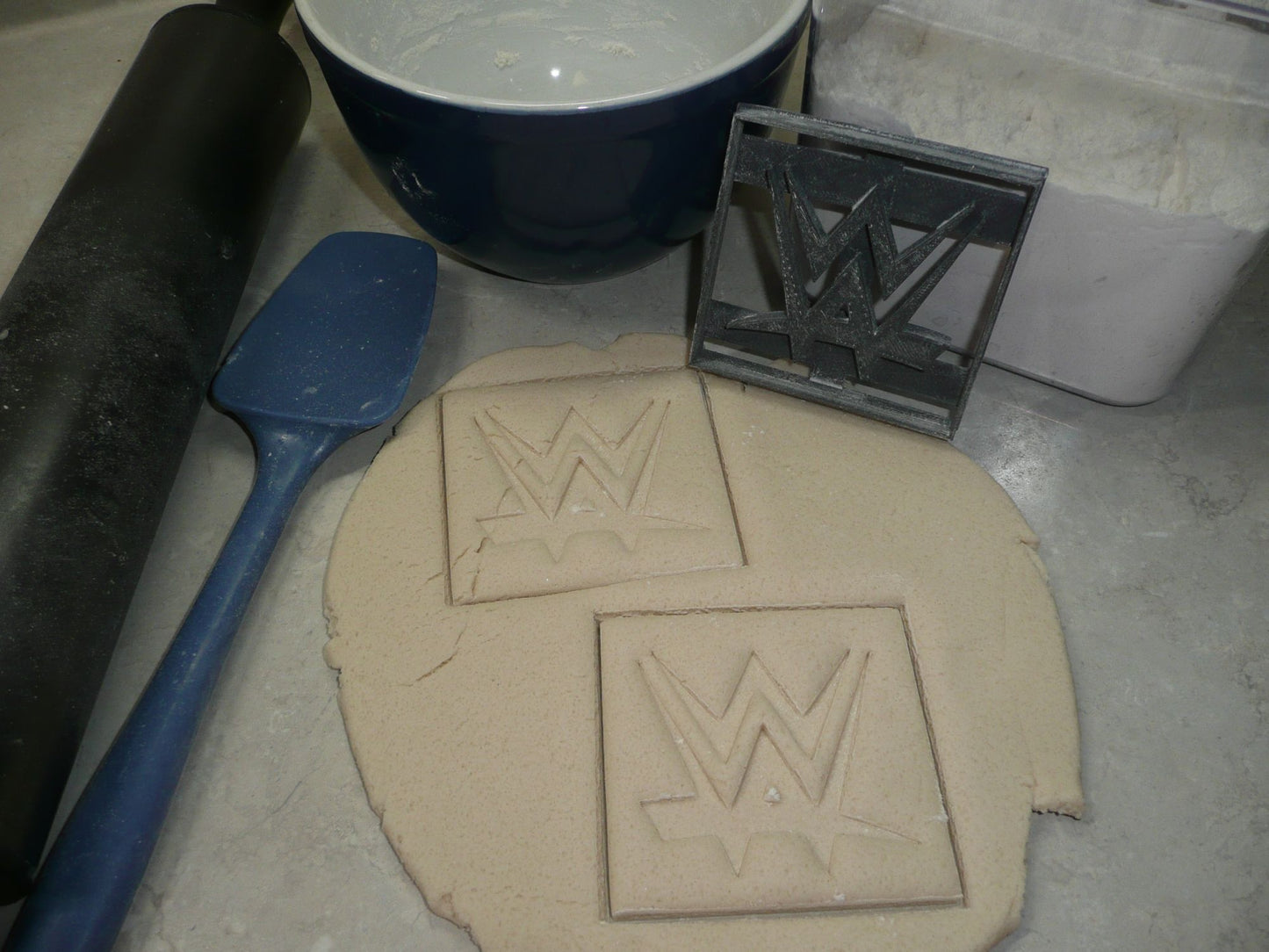 WWE World Wrestling Entertainment W Cookie Cutter USA PR4301