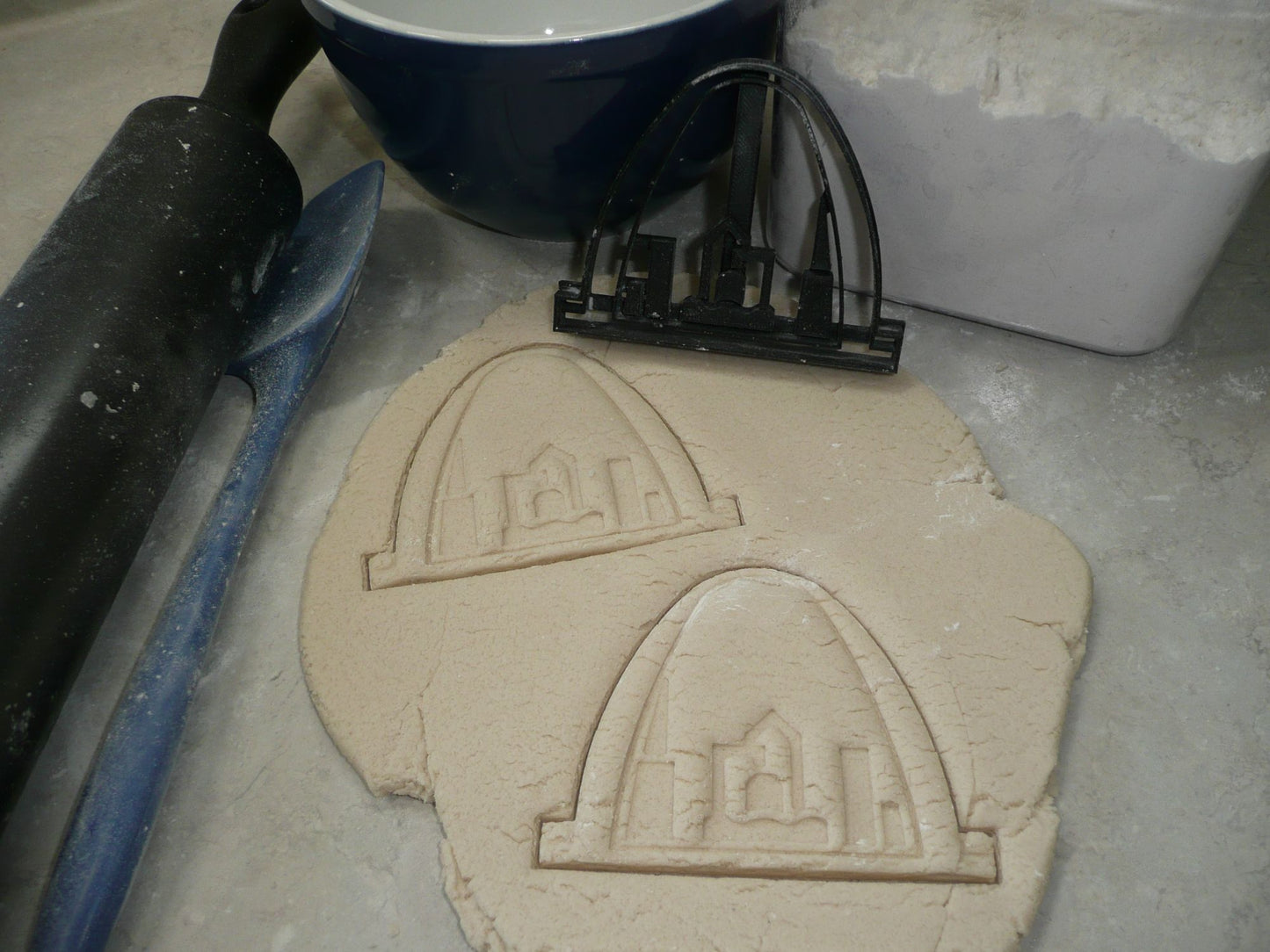 St Louis Gateway Arch Missouri Tourist Landmark Cookie Cutter Made in USA PR4413