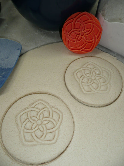 Five 5 Petal Flower Quilt Pattern Celtic Knot Cookie Stamp Embosser USA PR4454