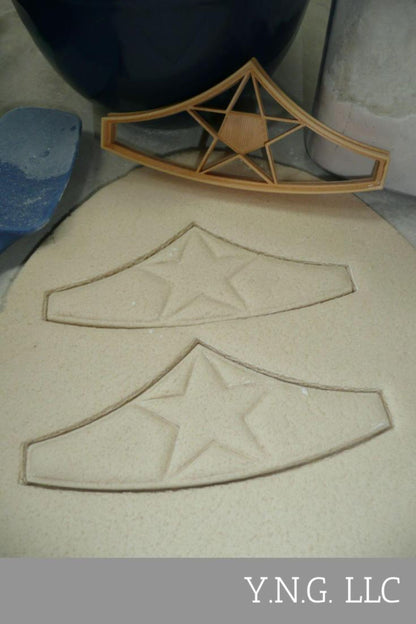 Wonder Woman Tiara Superhero DC Comics Cookie Cutter USA PR4457