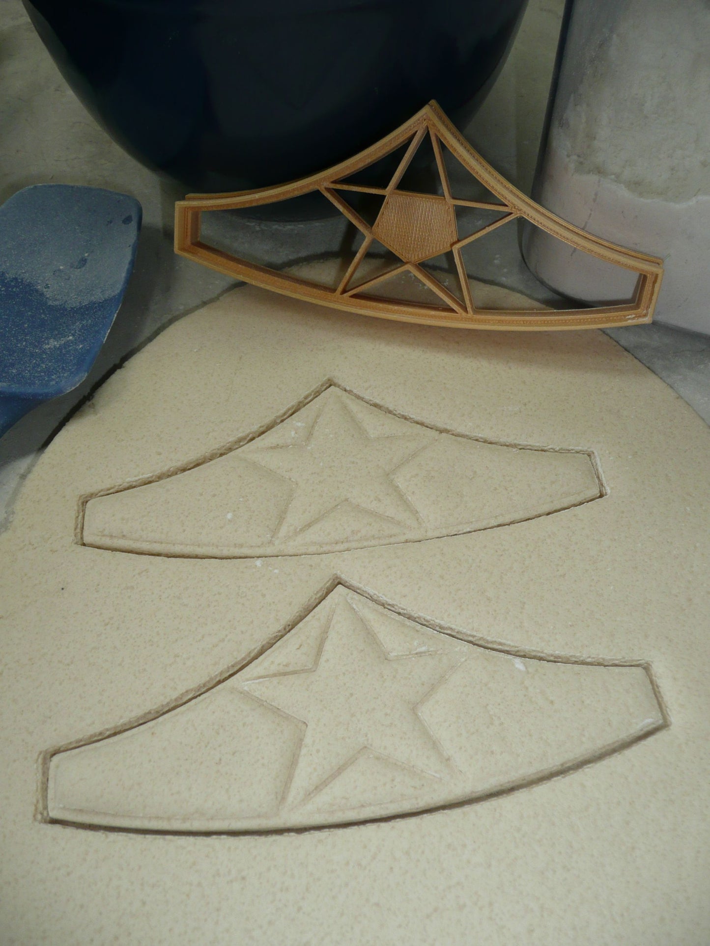Wonder Woman Tiara Superhero DC Comics Cookie Cutter USA PR4457