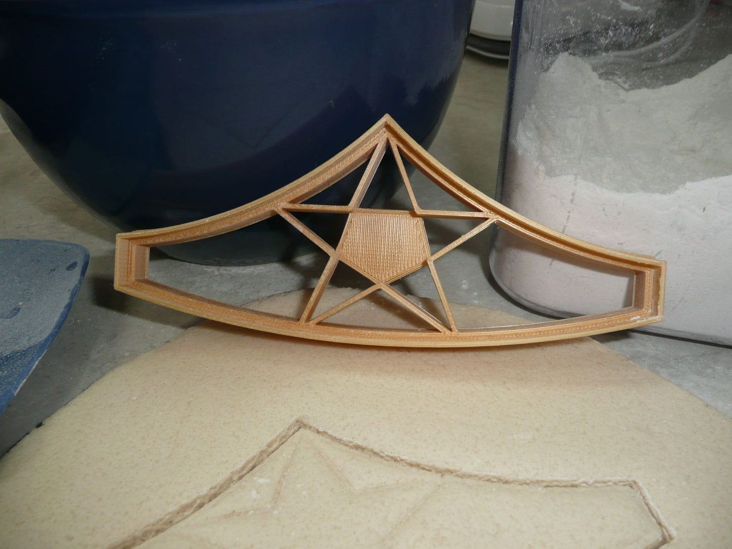 Wonder Woman Tiara Superhero DC Comics Cookie Cutter USA PR4457