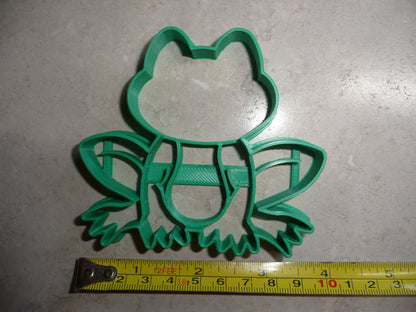 Frog With Detail Amphibian Cookie Cutter Made in USA PR4460
