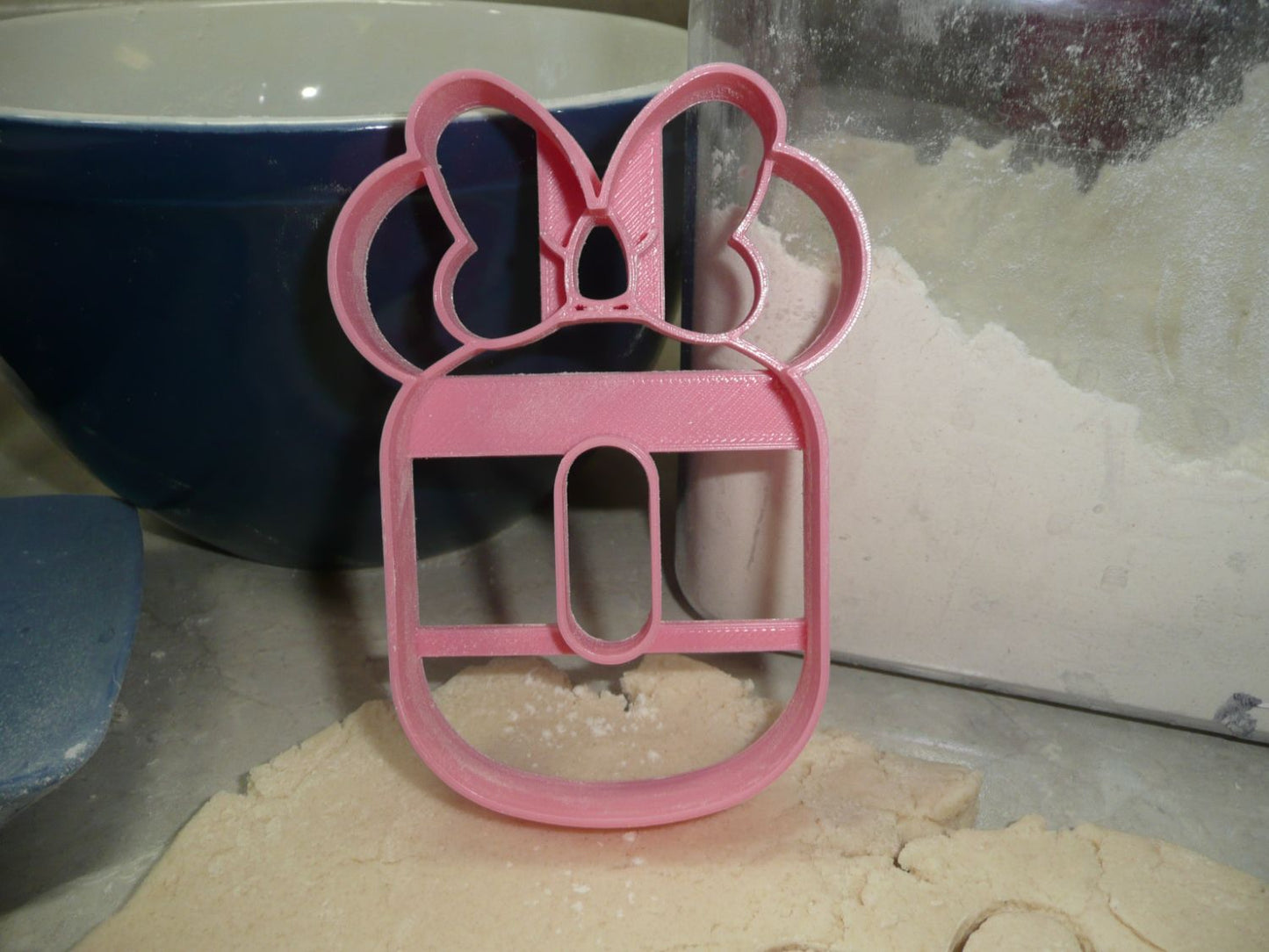 Minnie Mouse Themed Number Zero 0 Detailed Cookie Cutter Made In USA PR4550