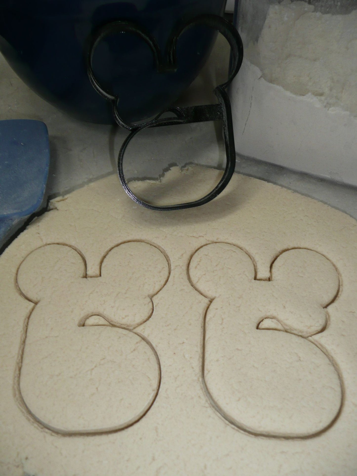 Mickey Mouse Themed Number Six 6 Outline Cookie Cutter Made In USA PR4586