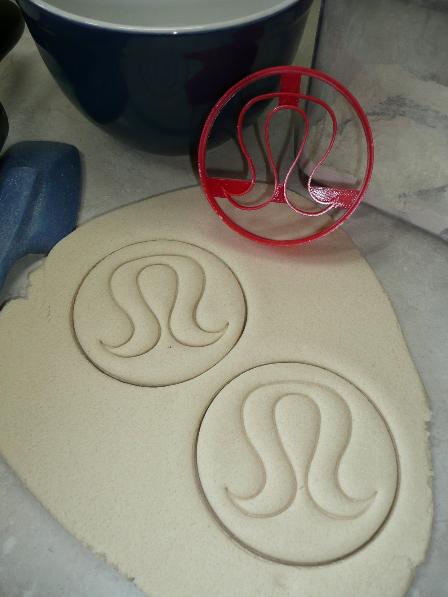 Lululemon Athletic Fitness Apparel Cookie Cutter Made in USA PR4757