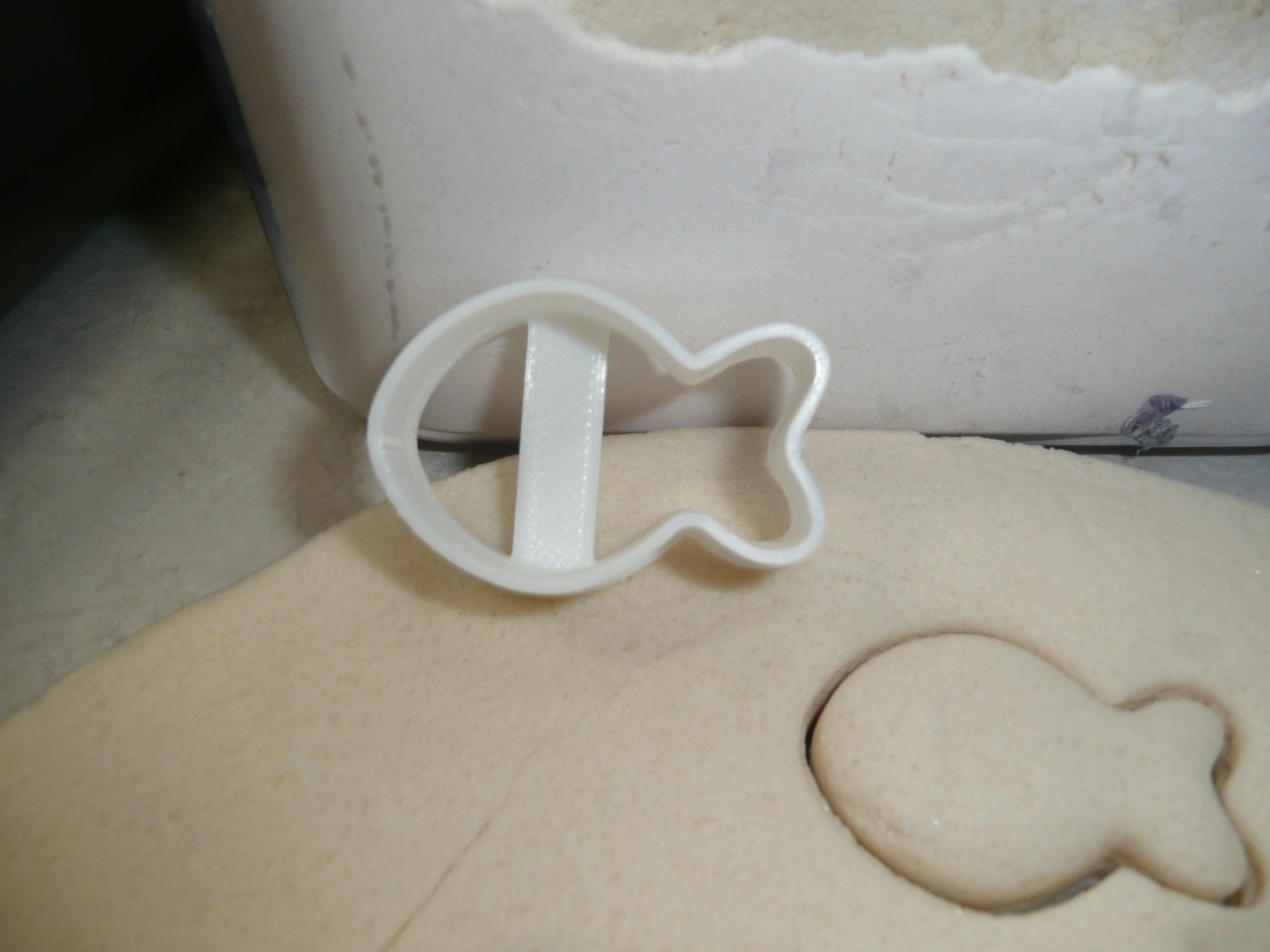 White Goldfish Cracker 1.5 Inch Outline Cookie Cutter Made In USA PR4973