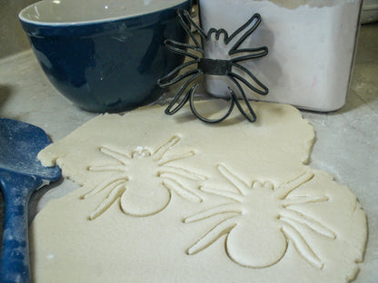 Spider Web Scary Halloween Party Spiderman Set Of 2 Cookie Cutters USA PR1062