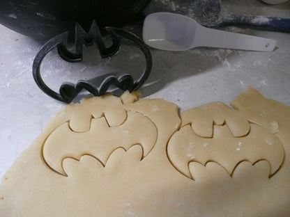 Batman And Robin DC Comics Superheroes Set Of 2 Cookie Cutters USA PR1104