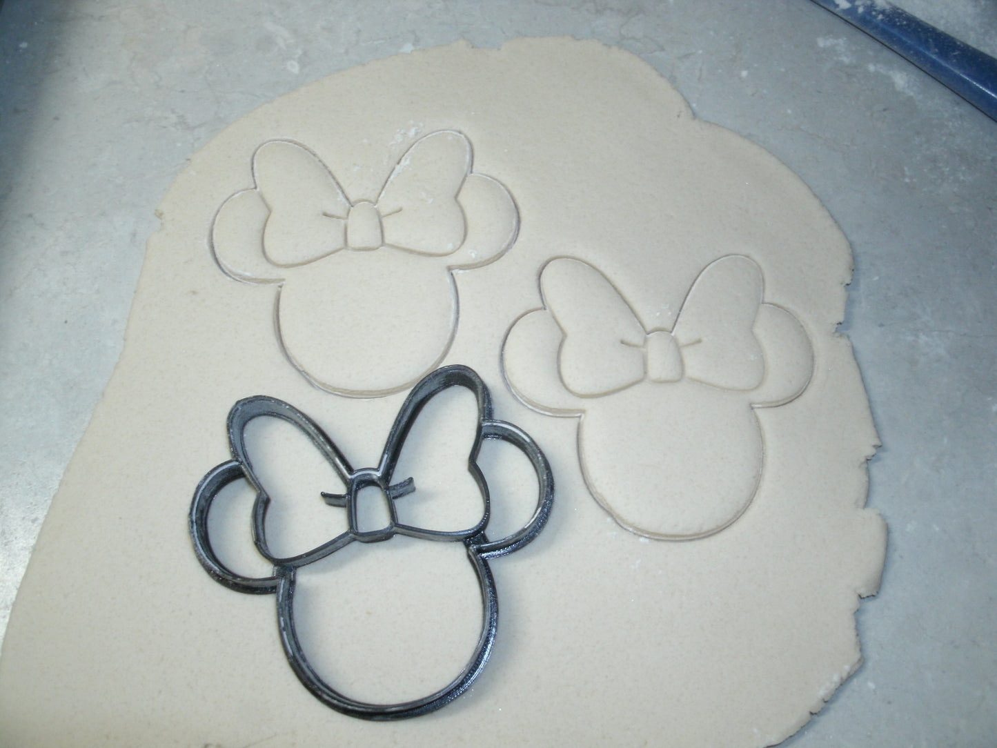 Mickey And Minnie Cookie Cutters And Hanging Ornaments Set Of 4 USA PR1121