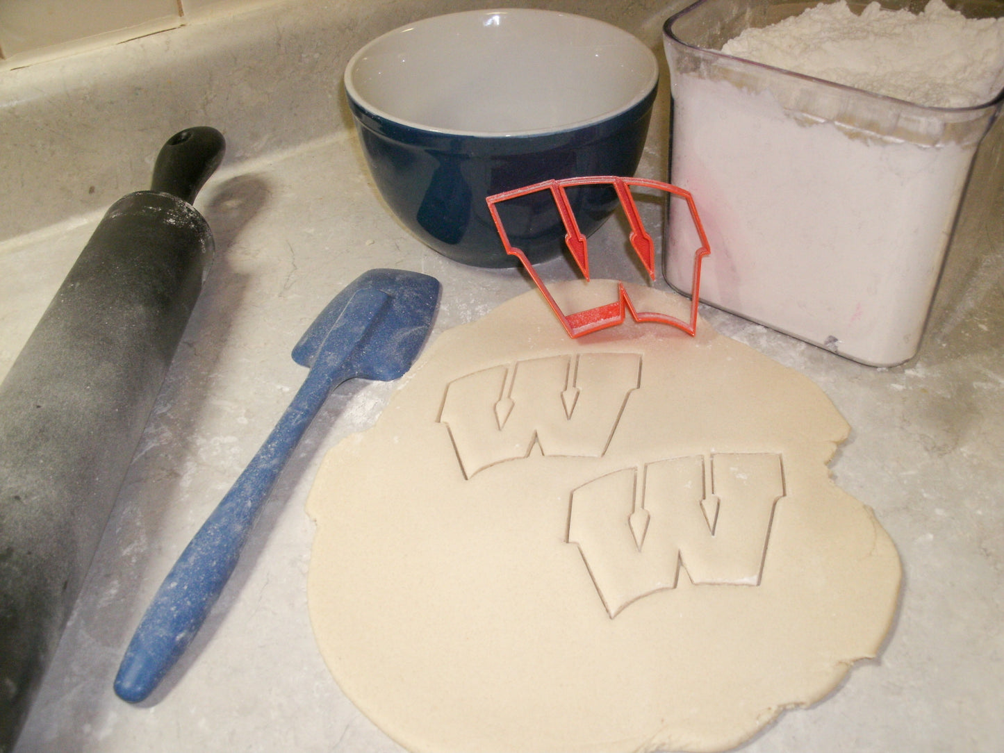 Wisconsin Badgers W Letter University Cookie Cutter Made In USA PR2215